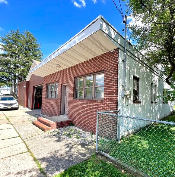 Primary Photo Of 230 Banta Ave, Garfield Office For Lease