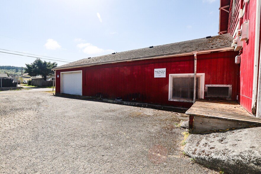 More Photos Of 814 Lincoln St, Hoquiam General Retail For Sale