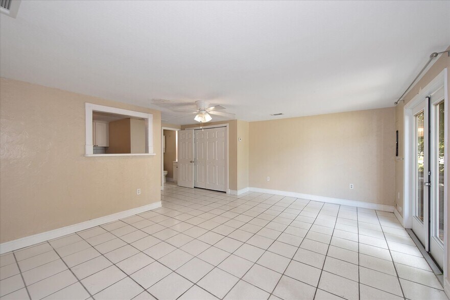 More Photos Of 1905 Oakley Ave, Fort Myers Apartments For Sale