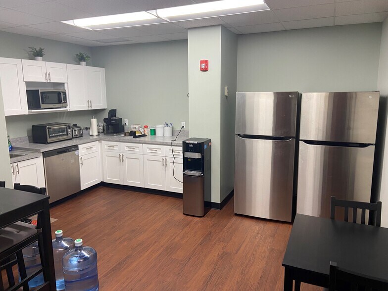 More Photos Of 661 Andersen Dr, Pittsburgh Office For Lease