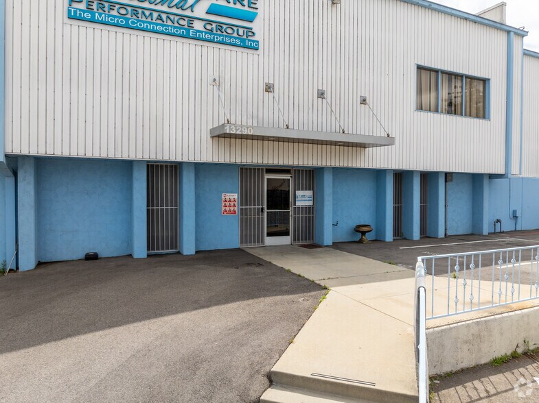 More Photos Of 13290 E Daum Dr, City of Industry Manufacturing For Lease