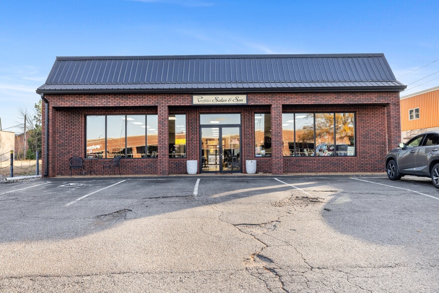 More Photos Of 1301 Chestnut St, Murray Flex For Sale