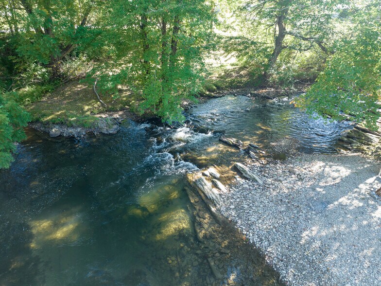 More Photos Of 125 Tee Pee Dr, Whittier Hotel For Sale