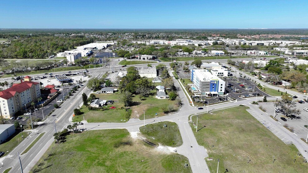 More Photos Of 1034 Woodland dr, Lakeland Office For Sale