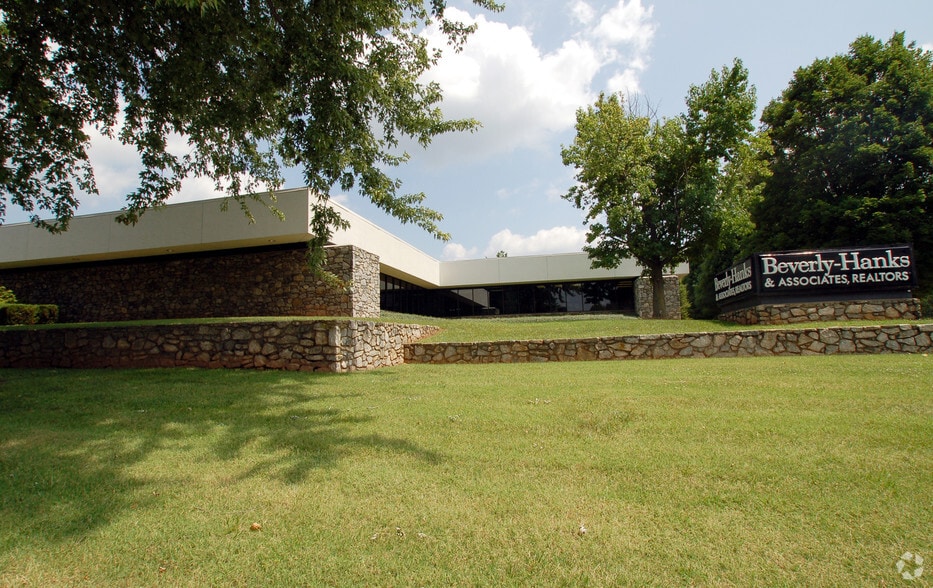 More Photos Of 100-217 Executive Park, Asheville Office Residential For Lease