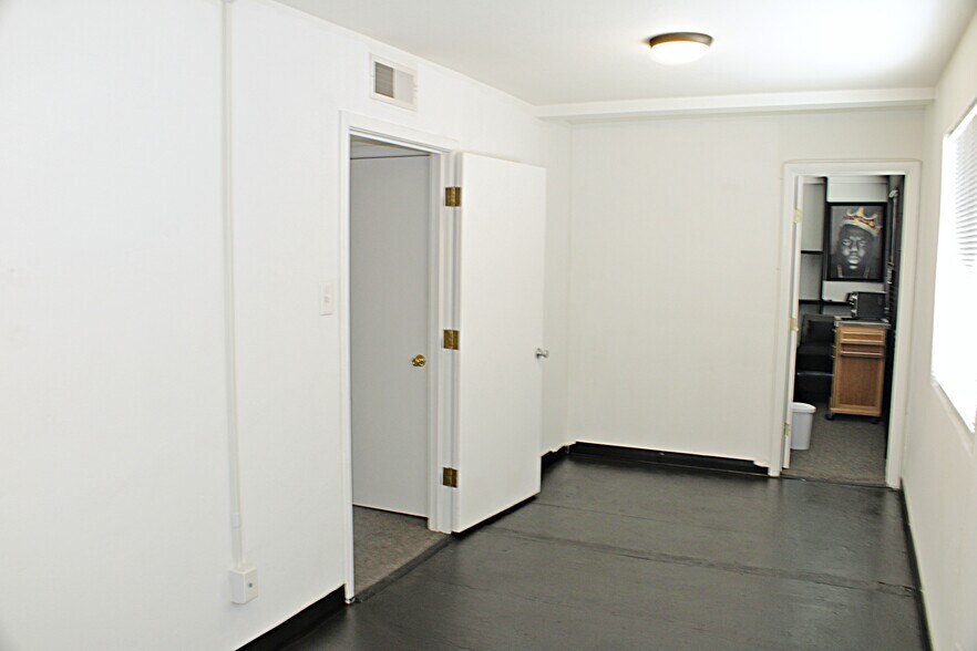 More Photos Of 2317 E Missouri Ave, El Paso Freestanding For Lease