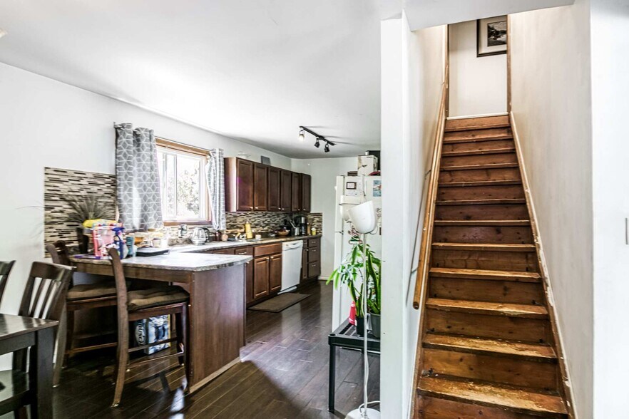 More Photos Of 354 Eva Av, Sudbury Apartments For Sale