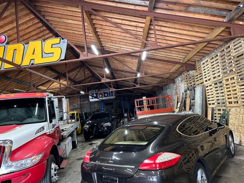 More Photos Of 15 E Farm St, Waterbury Warehouse For Sale