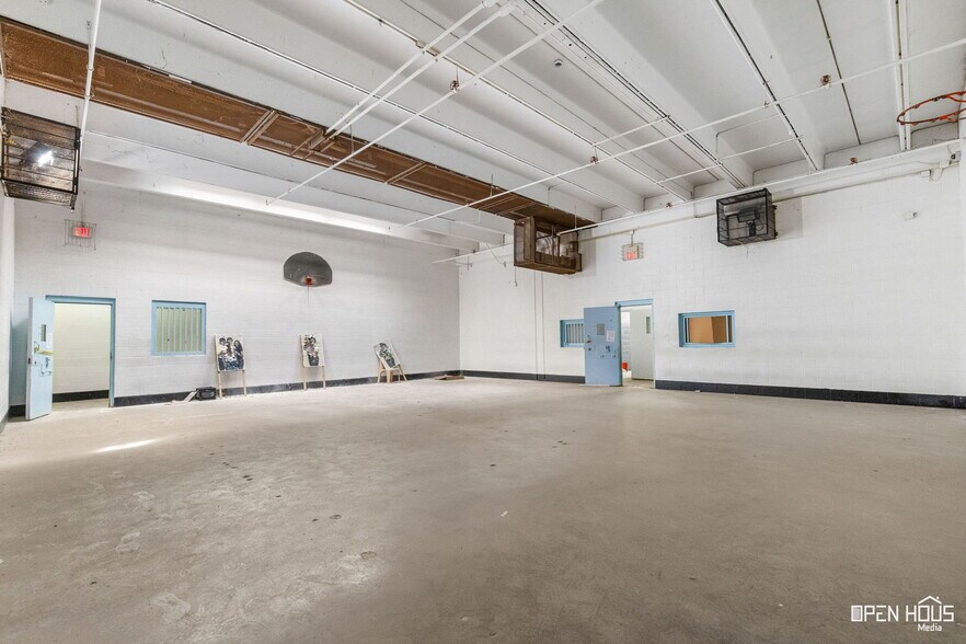 More Photos Of 2813 Central Fwy E, Wichita Falls Industrial For Sale