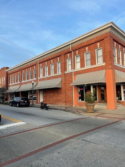 More Photos Of , Clinton General Retail For Sale