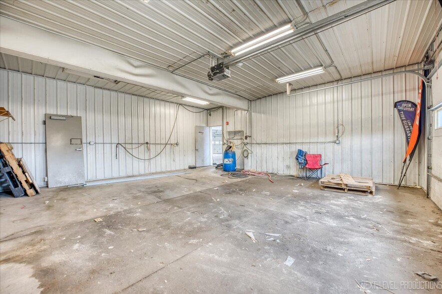 More Photos Of 2690 E Church St, Sandwich Warehouse For Lease