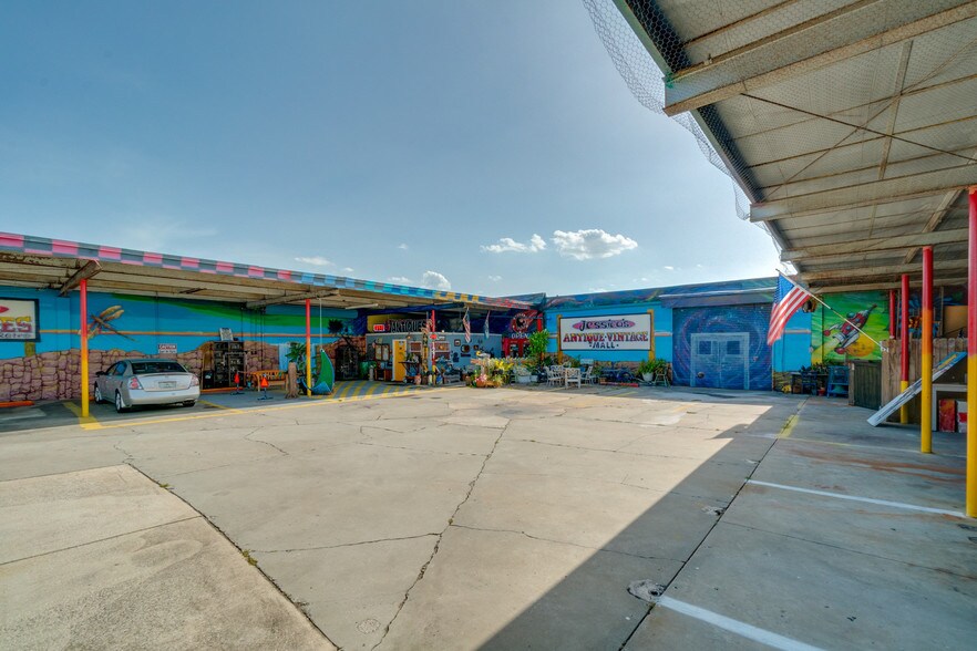 More Photos Of 117-137 Hughlett Ave, Cocoa General Retail For Sale