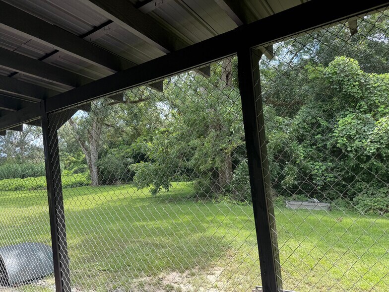 More Photos Of 2230 Industrial Park Dr, Cairo Warehouse For Sale