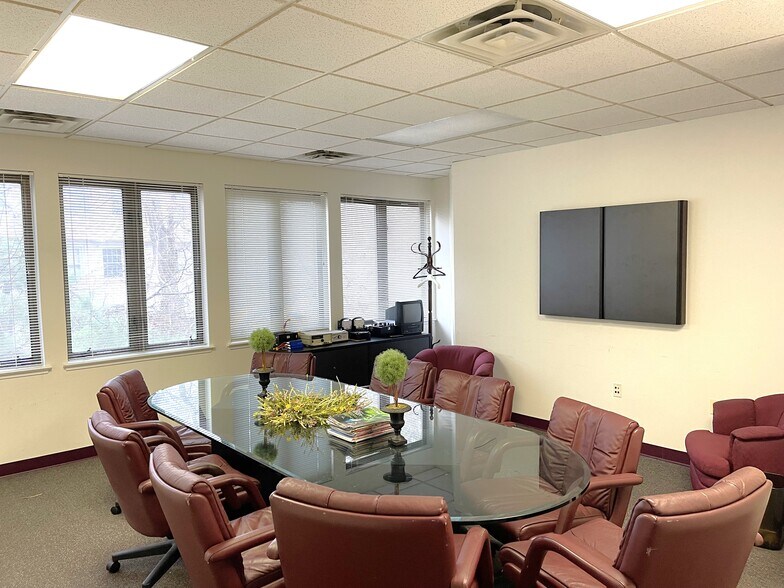 More Photos Of 3405-3407 Olandwood Ct, Olney Office For Sale