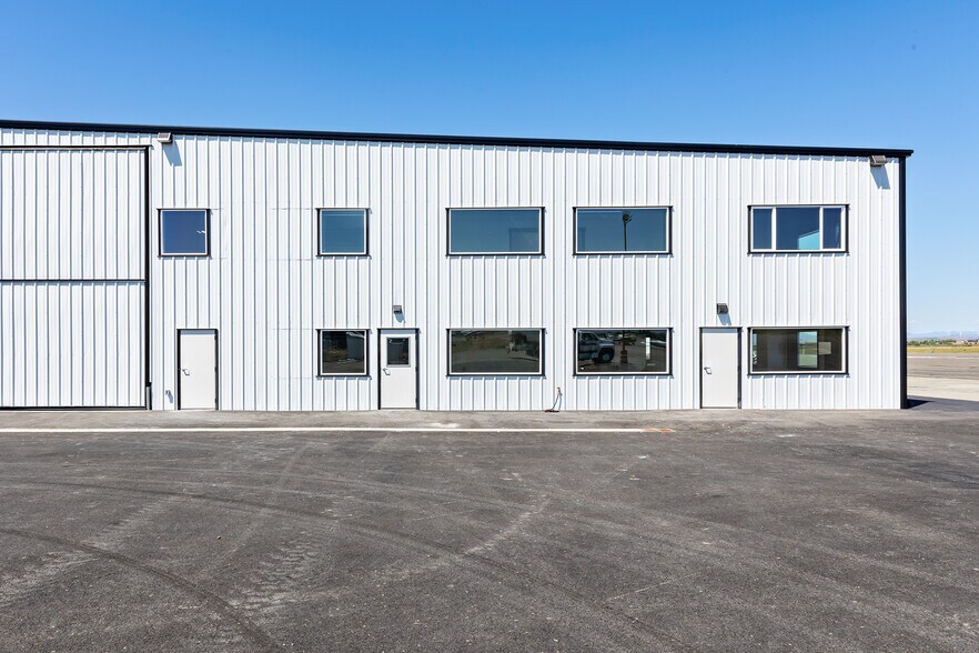 More Photos Of 1111 W Bowers Road, Ellensburg Airplane Hangar For Lease