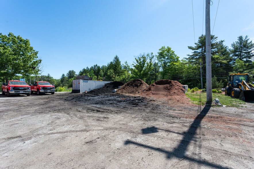 More Photos Of 86 Newburyport Tpke, Newbury Auto Dealership For Sale