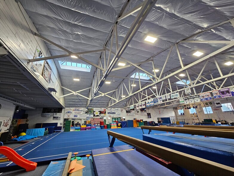 More Photos Of 815 N 1st Ave, Great Falls Auto Dealership For Lease