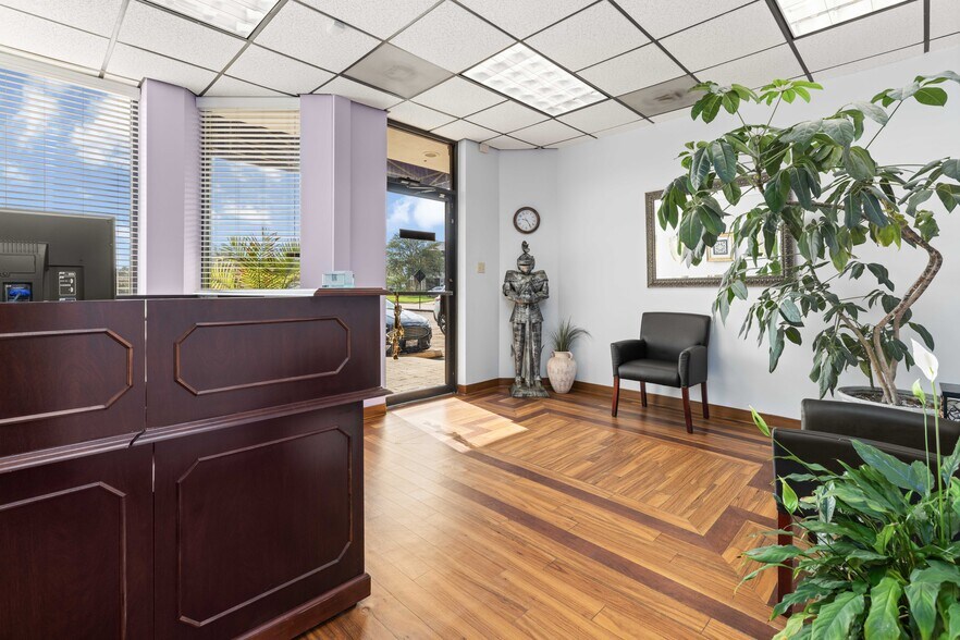 More Photos Of 17227 Mercury Dr, Houston Medical For Sale