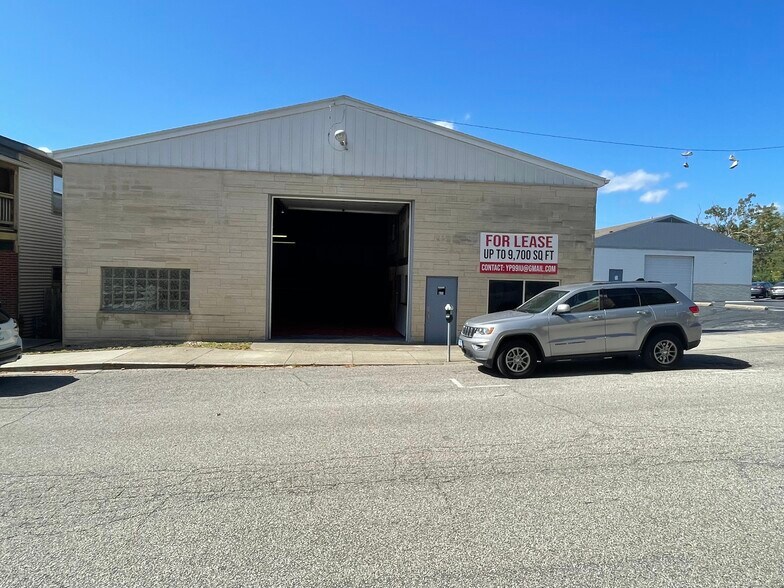 More Photos Of 633 N Morton St, Bloomington Research And Development For Lease