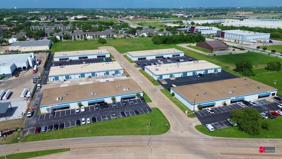 More Photos Of 2601-2621 Aero Dr, Grand Prairie Unknown For Lease