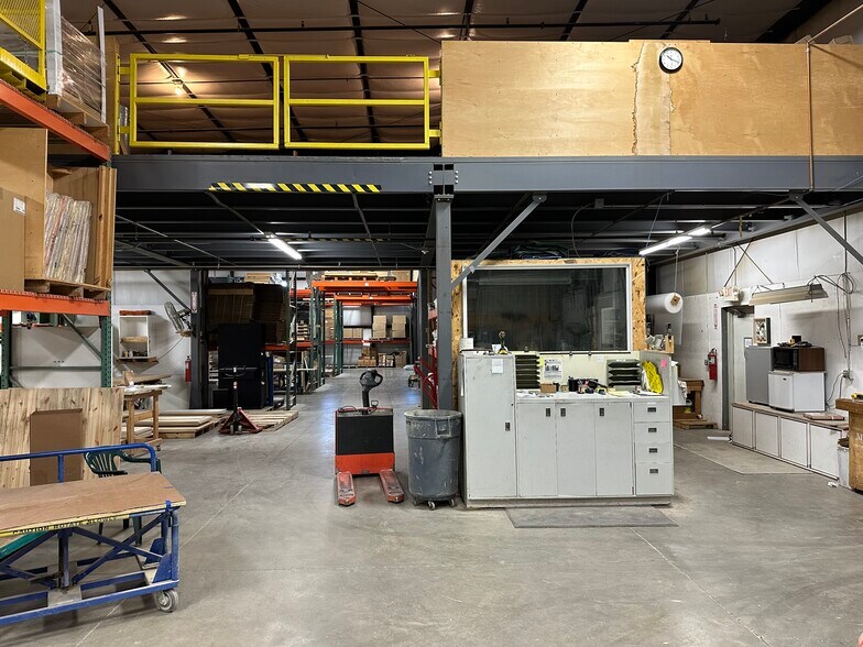 More Photos Of 1005 16th Ave S, Princeton Manufacturing For Sale