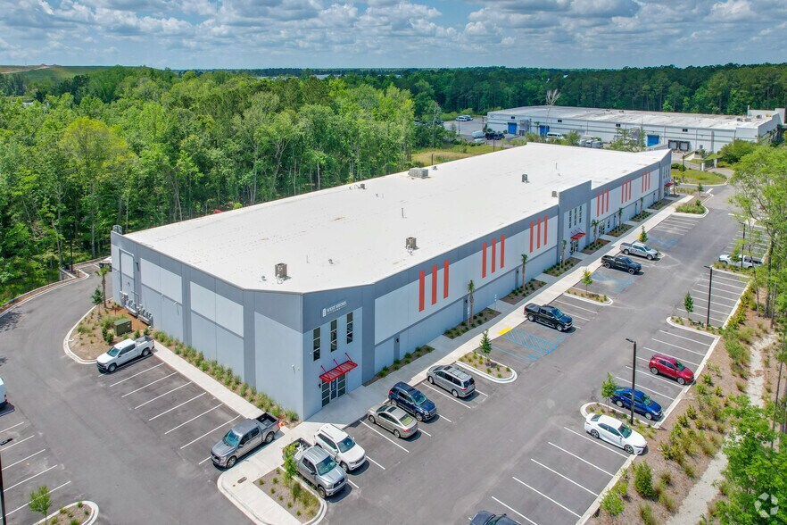 More Photos Of 8439 Palmetto Commerce Pky, Ladson Flex For Lease