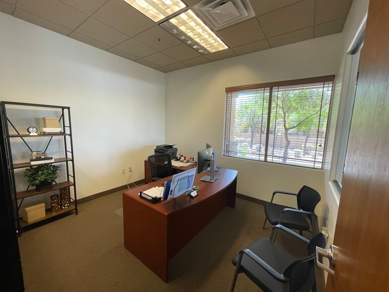 More Photos Of 10565 N 114th St, Scottsdale Office For Lease