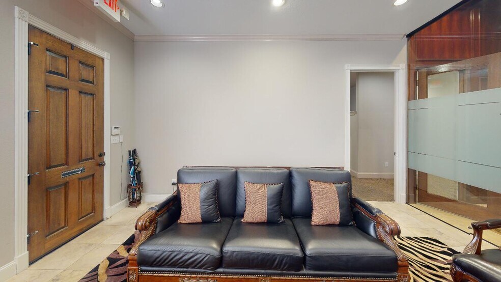 More Photos Of 5507 Louetta Rd, Spring Medical For Sale