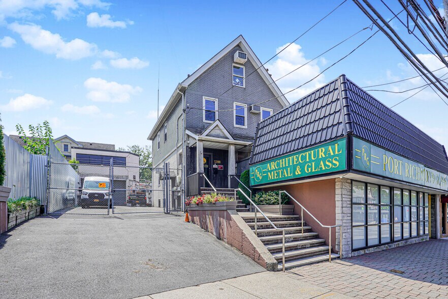 More Photos Of 1288 Forest Ave, Staten Island Storefront Retail Office For Lease