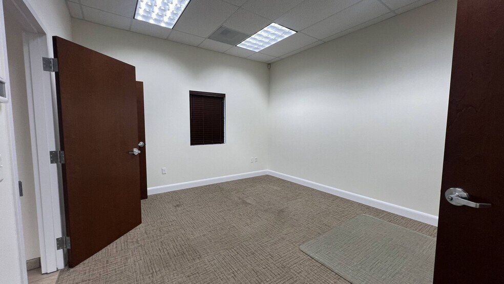 More Photos Of 8258 118th Ave N, Largo Medical For Sale