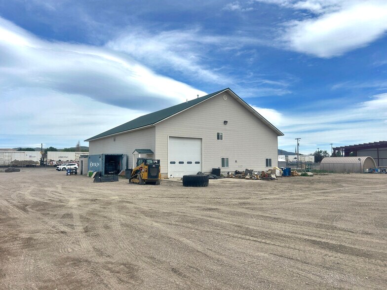 More Photos Of 13207 N Dekay Rd, Pocatello Warehouse For Sale