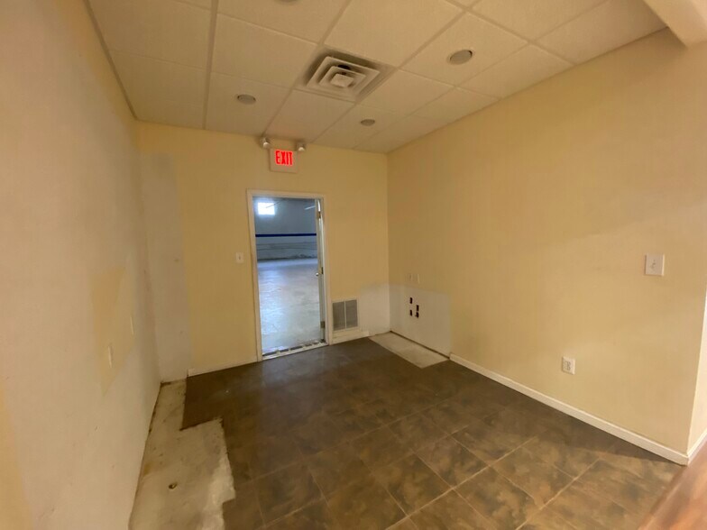More Photos Of 9208 Venture Ct, Manassas Park Warehouse For Lease