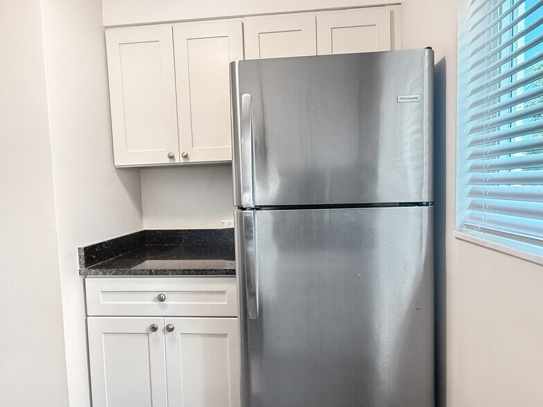 More Photos Of 208 N Halifax Ave, Daytona Beach Apartments For Sale