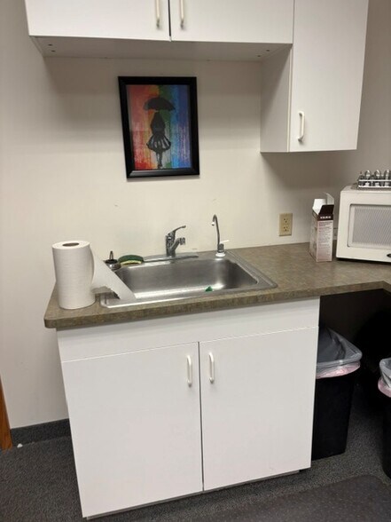 More Photos Of 2518 Superior Dr NW, Rochester Office For Lease