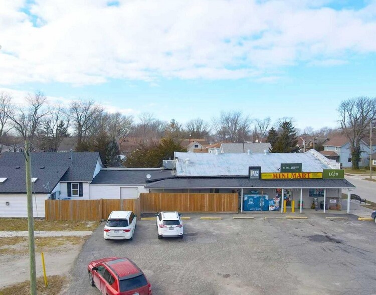 More Photos Of 6955-6957 Tecumseh Rd, Lakeshore Convenience Store For Sale