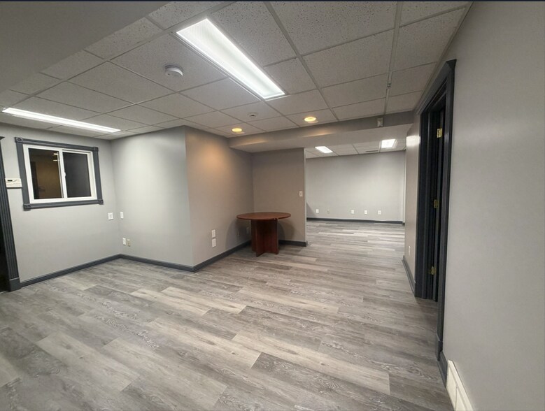More Photos Of 8050 Corporate Cir, North Royalton Office For Lease