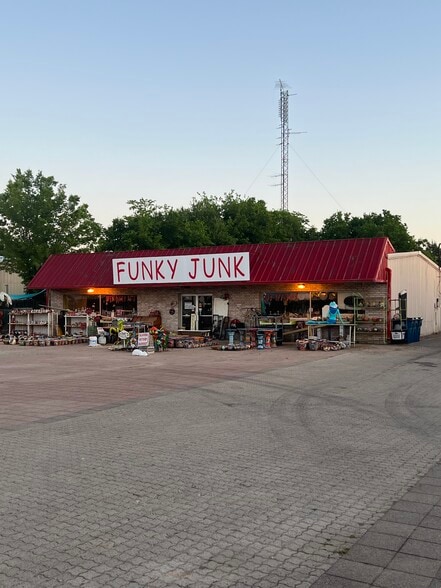Primary Photo Of , Gun Barrel City General Retail For Sale