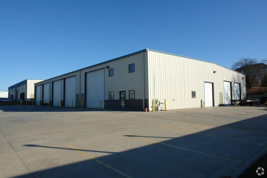 Primary Photo Of 707 N Frontier Dr, Papillion Service For Sale