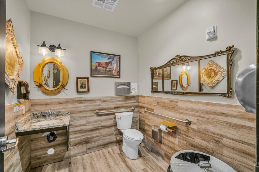 More Photos Of 1101 Zion Park Blvd, Springdale Specialty For Sale