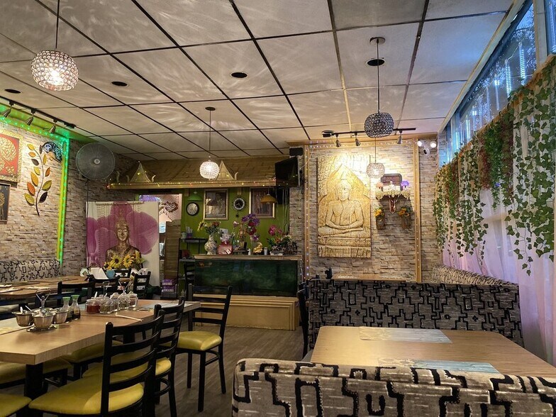 More Photos Of 21700-21714 Devonshire St, Chatsworth Unknown For Lease