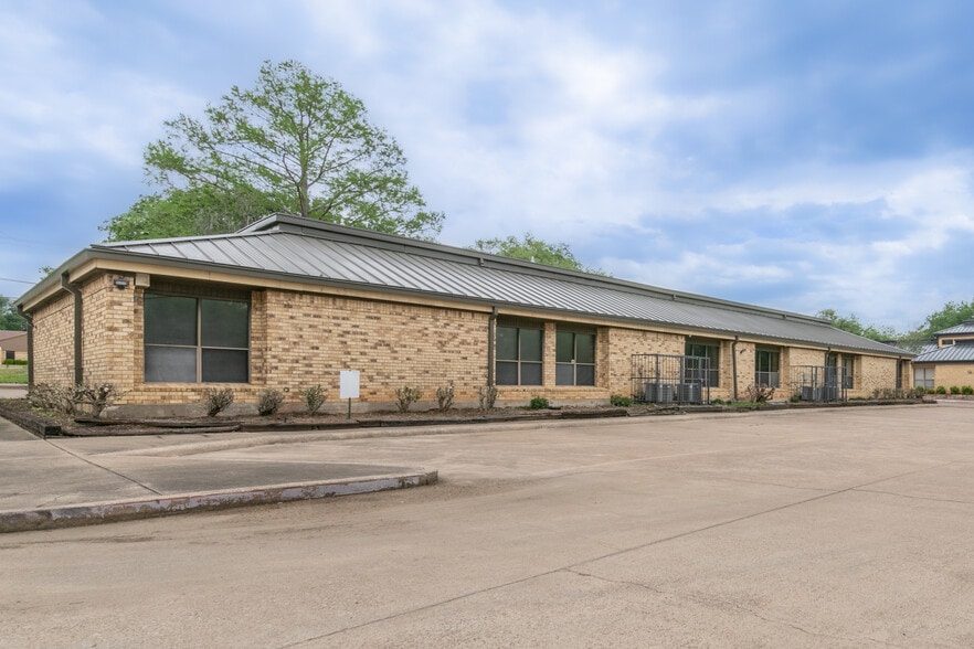More Photos Of 736 N Fielder Rd, Arlington Medical For Sale
