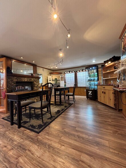 More Photos Of 3831 E First St, Blue Ridge Office For Sale