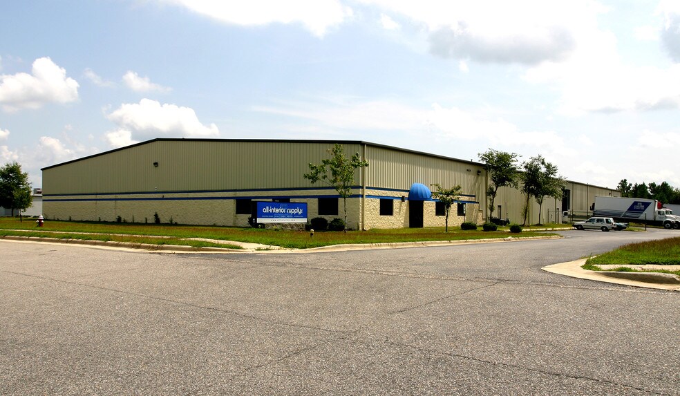 More Photos Of 205 S Rogers Ln, Raleigh Warehouse For Lease