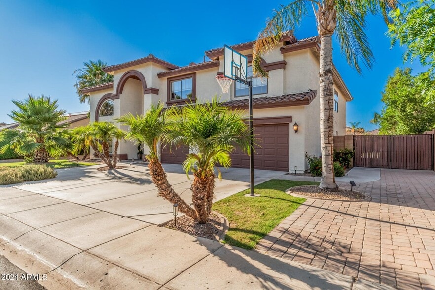 More Photos Of 1330 E Lynx Way, Chandler Specialty For Sale