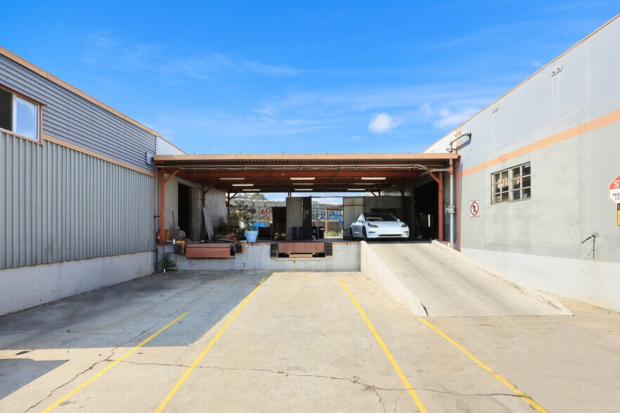 More Photos Of 4677 Worth St, Los Angeles Unknown For Lease