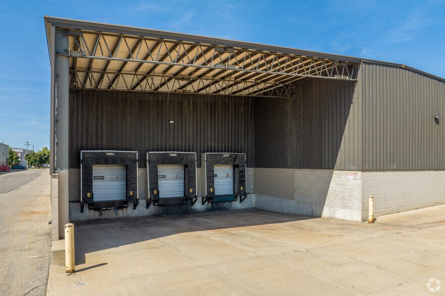 More Photos Of 8400 Ronda Dr, Canton Warehouse For Lease