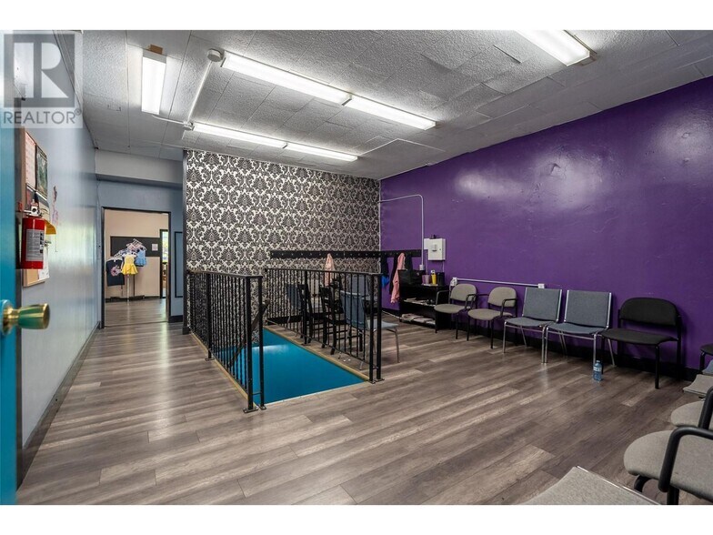 More Photos Of 1163 Cedar Av, Trail Storefront Retail Office For Sale