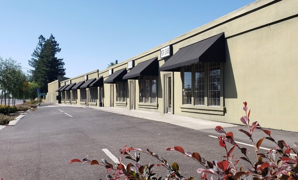 More Photos Of 9792 Highway 99, Live Oak Office For Lease
