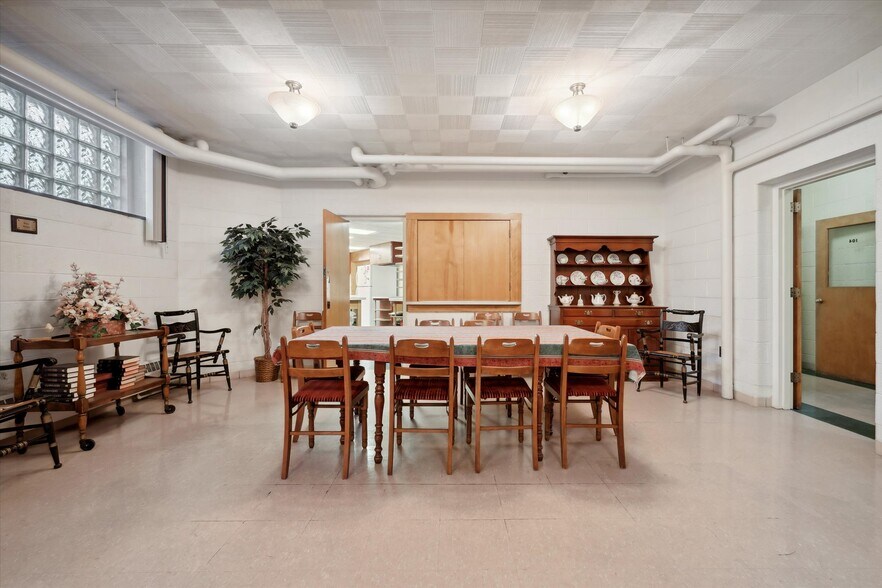 More Photos Of 725 Navarre Ave, Toledo Religious Facility For Sale