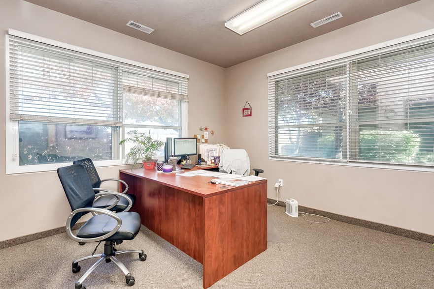 More Photos Of 917-921 S Allante Pl, Boise Office For Lease